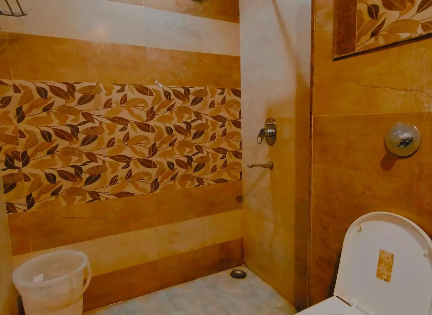 P Palace - Near Kashi Vishwanath Temple Waranasi 4*,  Indie