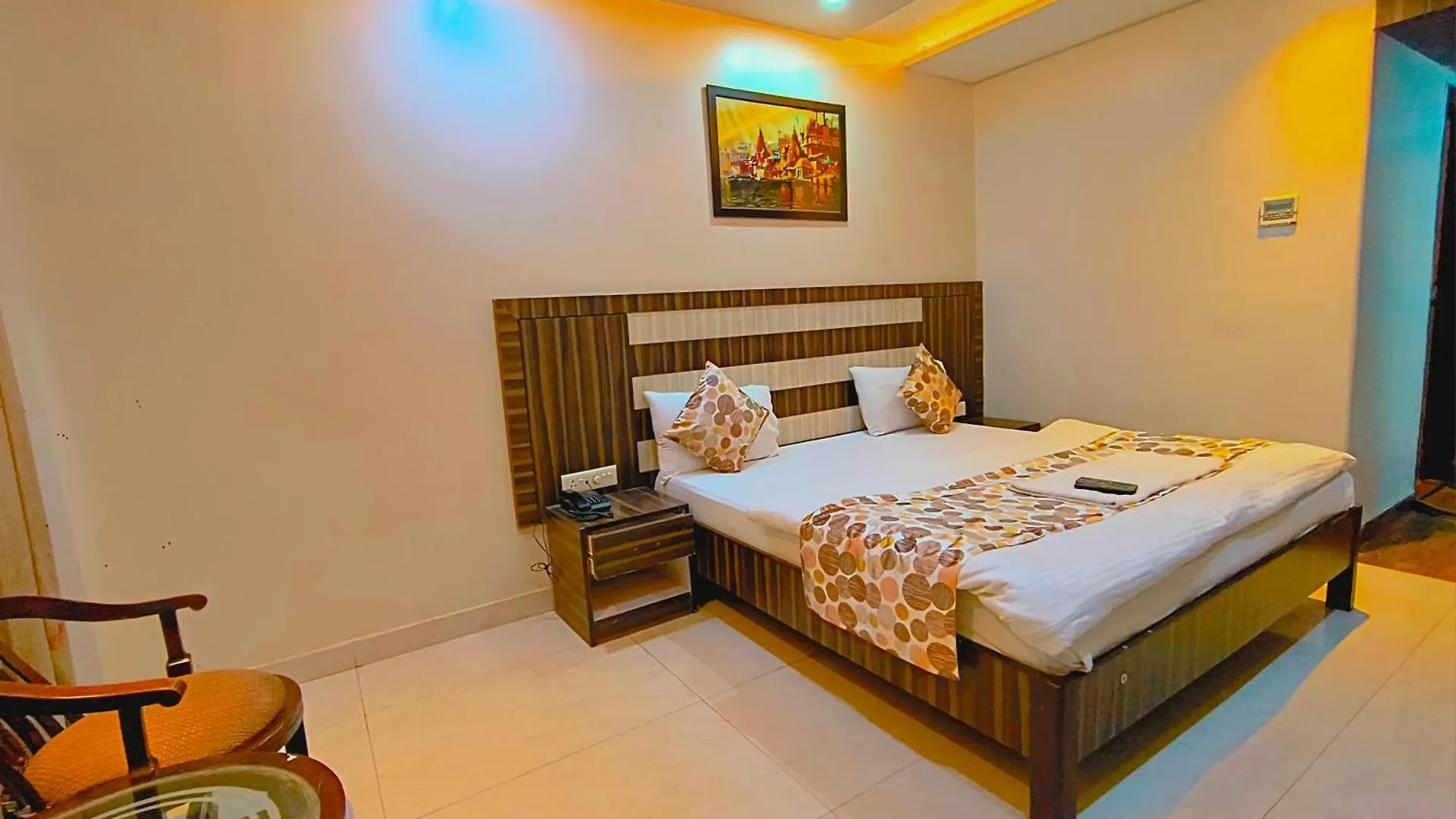 P Palace - Near Kashi Vishwanath Temple Waranasi 4*,  Indie
