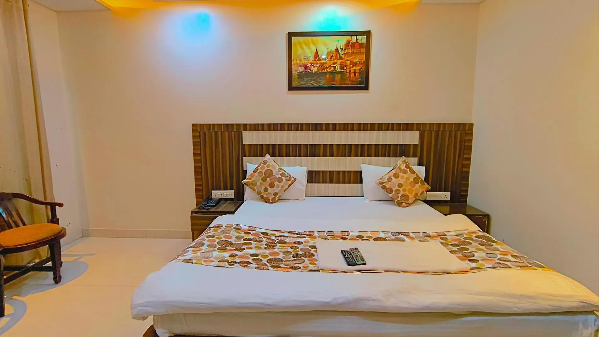 P Palace - Near Kashi Vishwanath Temple Waranasi 4*,