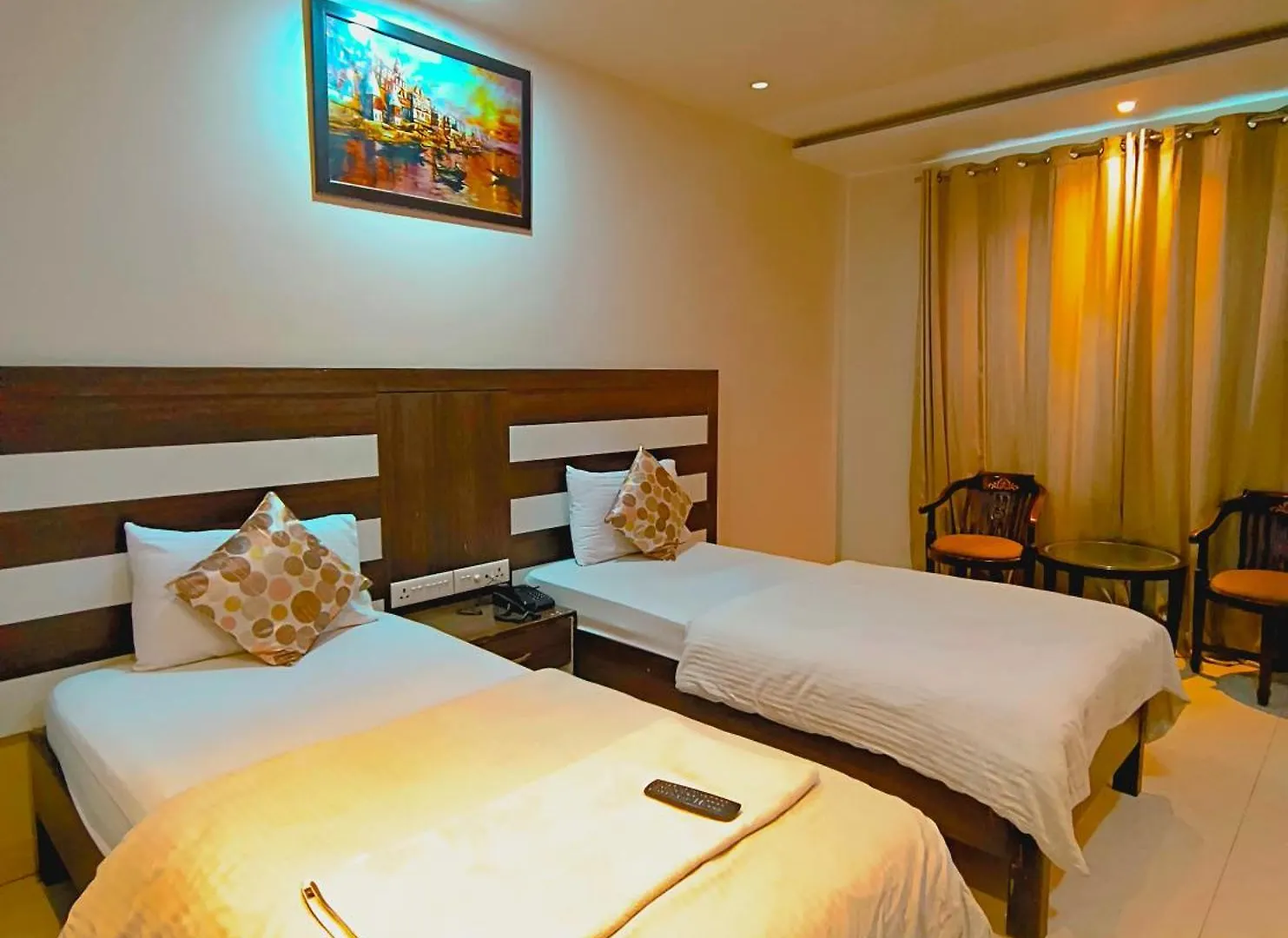 P Palace - Near Kashi Vishwanath Temple Waranasi 4*,